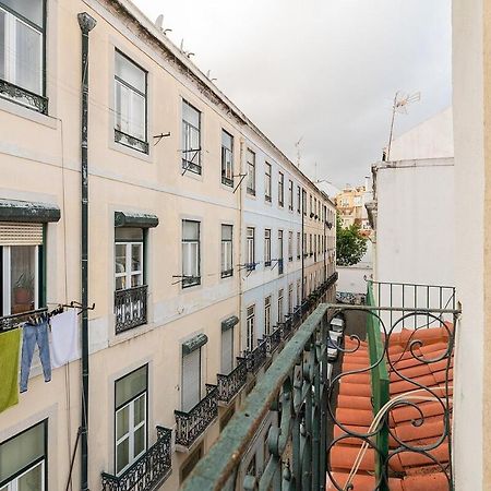 Attic Apartment With Balcony In Bairro Alto Lisabona Exterior foto