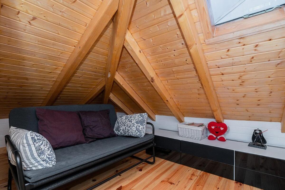 Attic Apartment With Balcony In Bairro Alto Lisabona Exterior foto